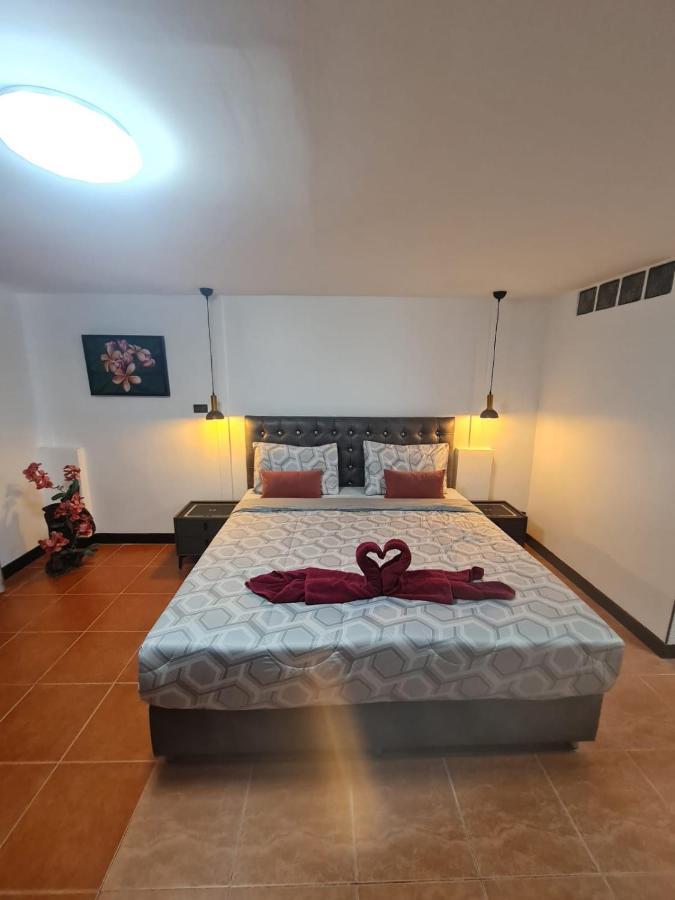 Happy Beach Jomtien Guesthouse מראה חיצוני תמונה