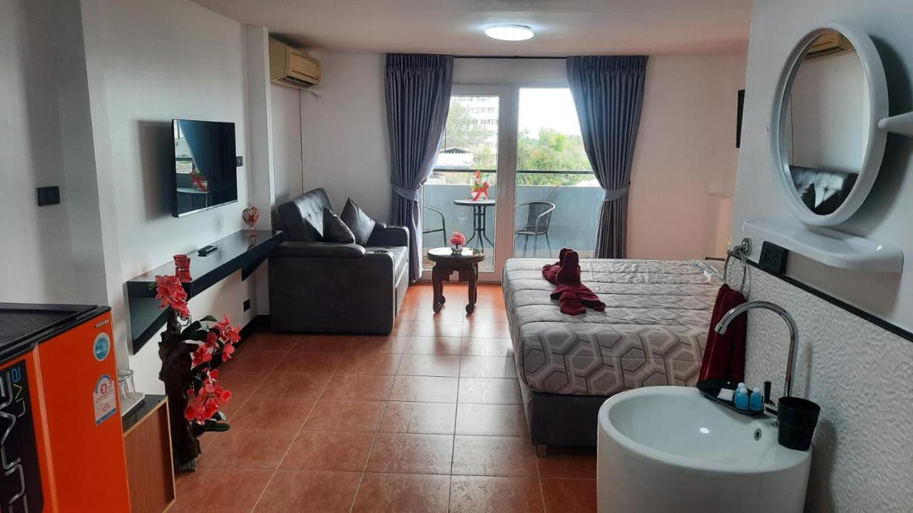Happy Beach Jomtien Guesthouse מראה חיצוני תמונה