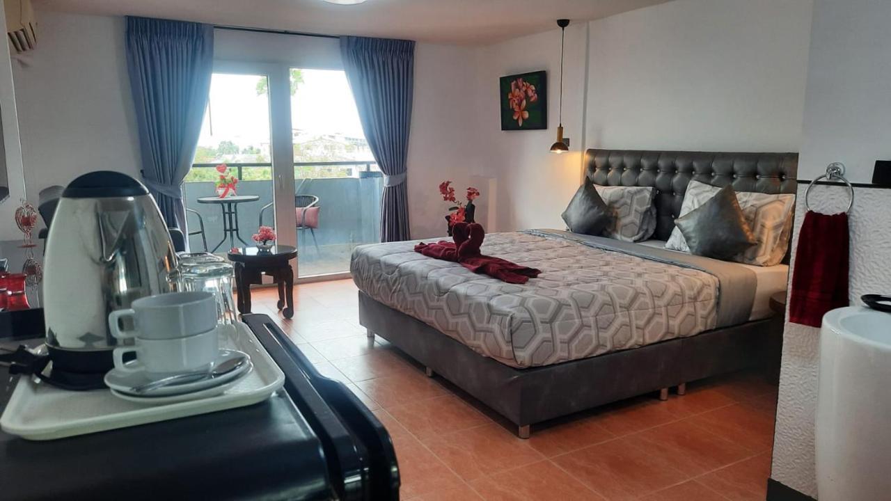 Happy Beach Jomtien Guesthouse מראה חיצוני תמונה