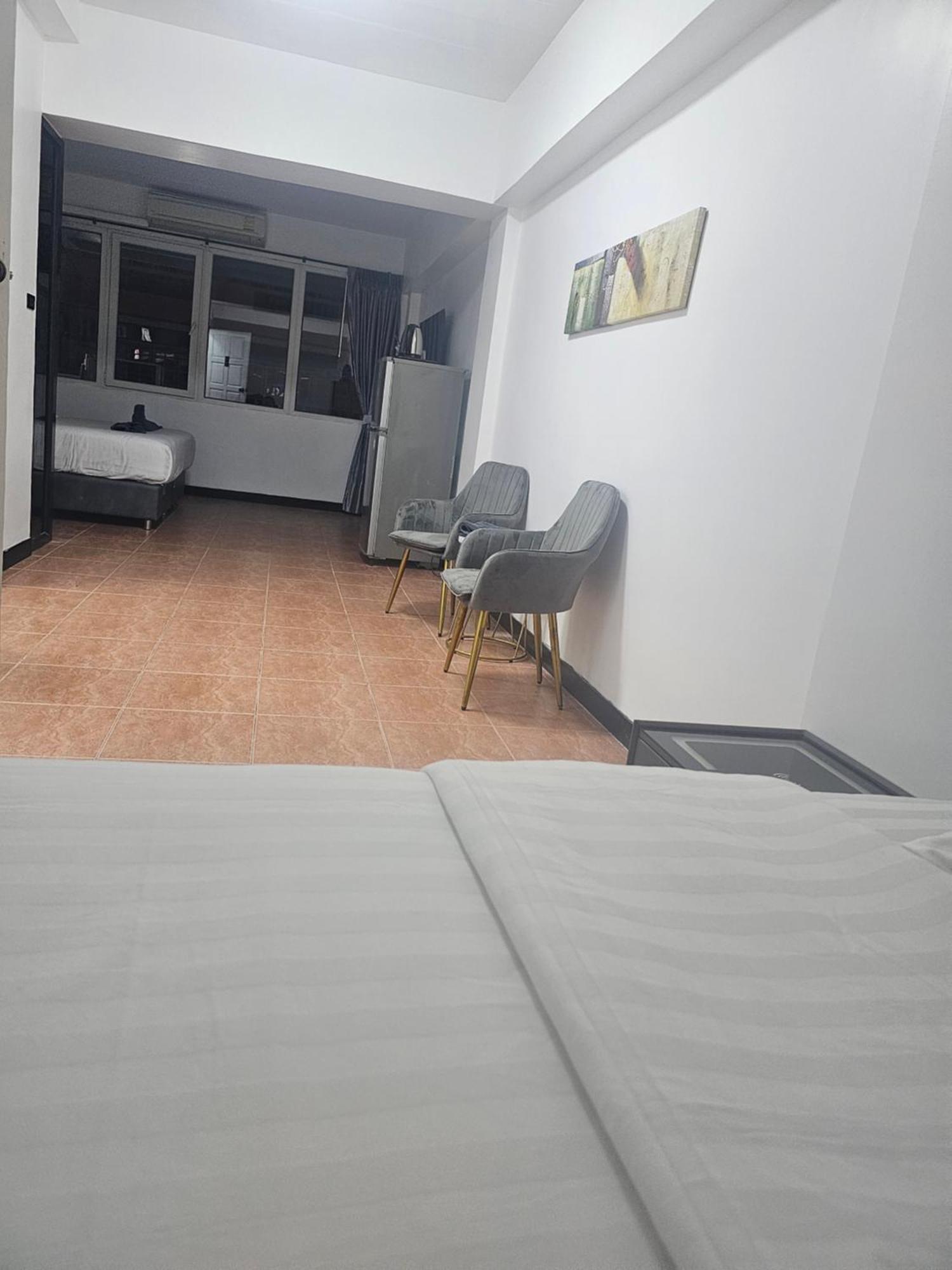 Happy Beach Jomtien Guesthouse מראה חיצוני תמונה