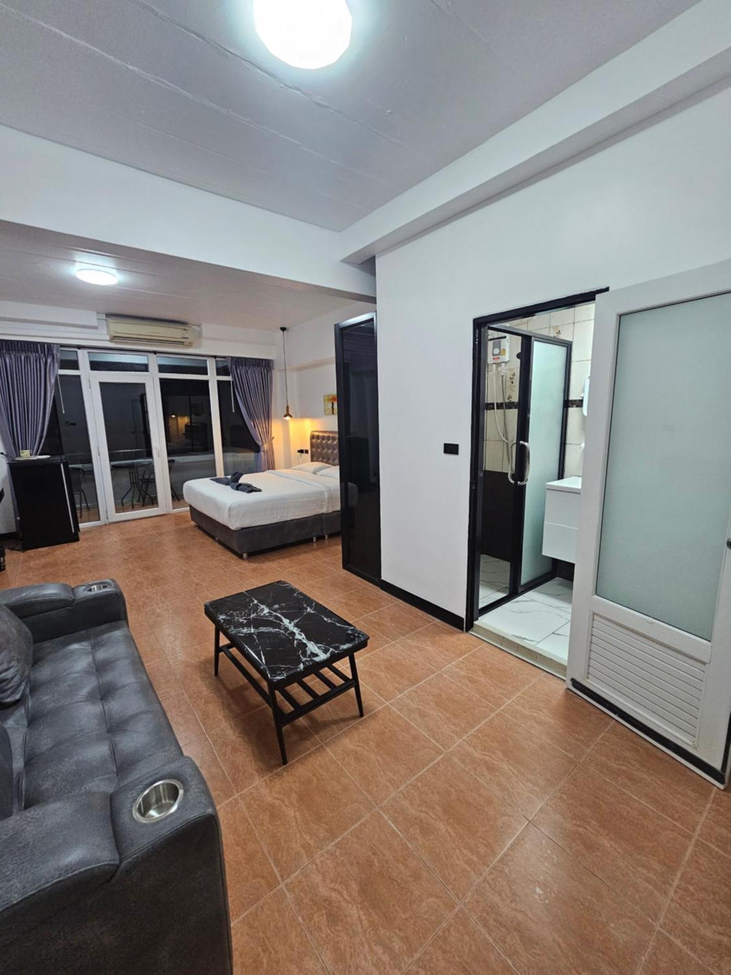Happy Beach Jomtien Guesthouse מראה חיצוני תמונה