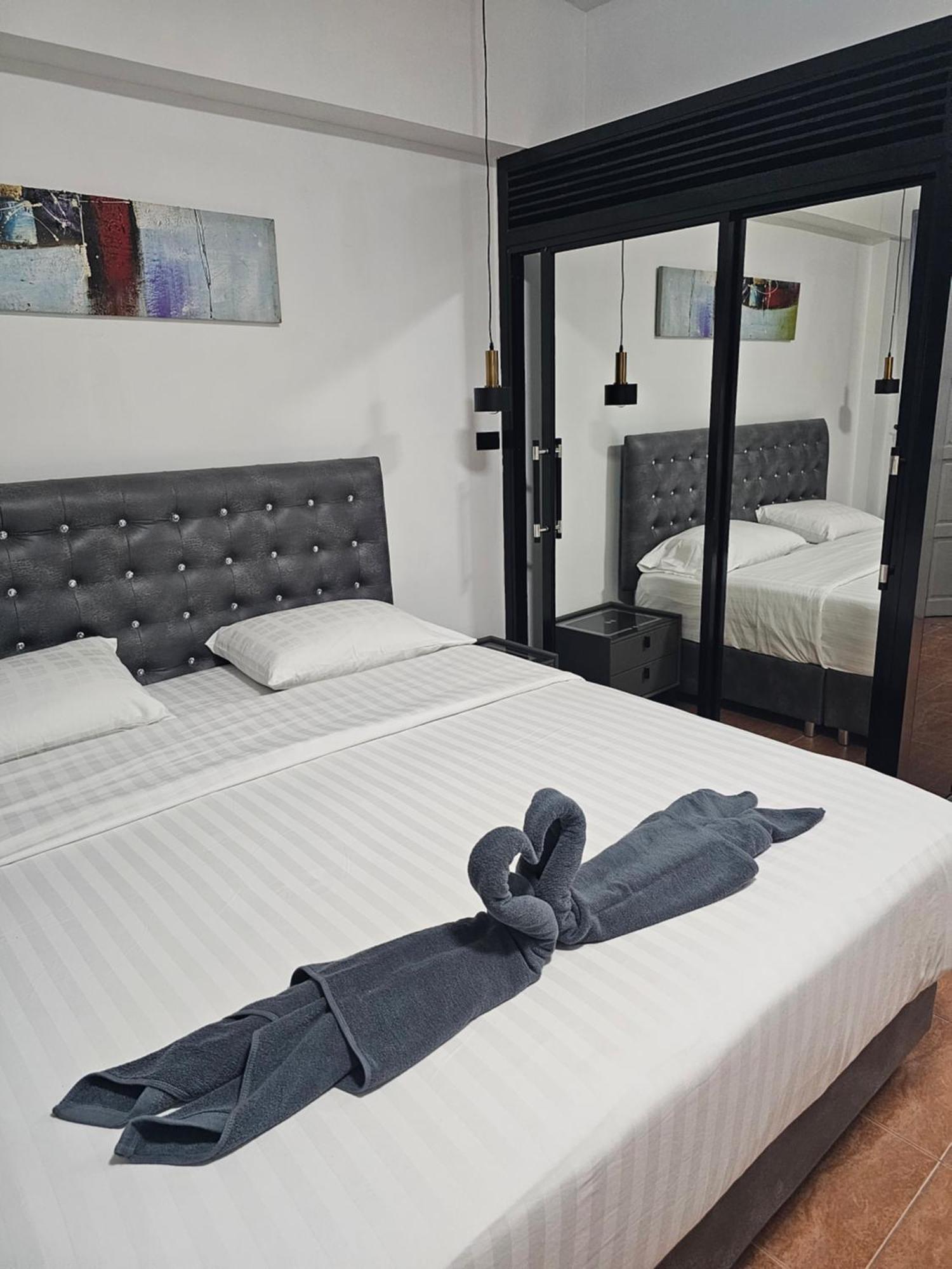 Happy Beach Jomtien Guesthouse מראה חיצוני תמונה